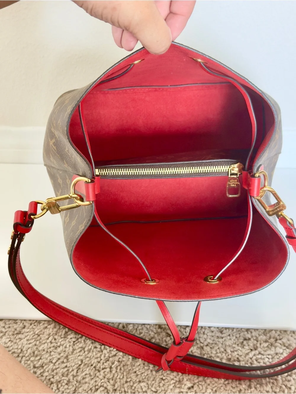 Louis Vuitton Monogram Neonoe MM Coquelicot - RED